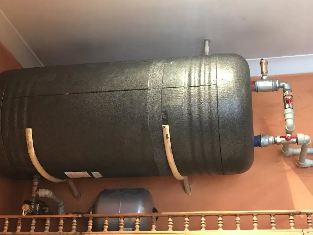 Jak odpowietrzyć bojler dwupłaszczowy i uniknąć problemów z ciepłem