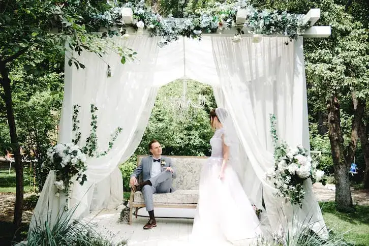 Fotograf czy kamerzysta na wesele - co wybrać, aby nie żałować?