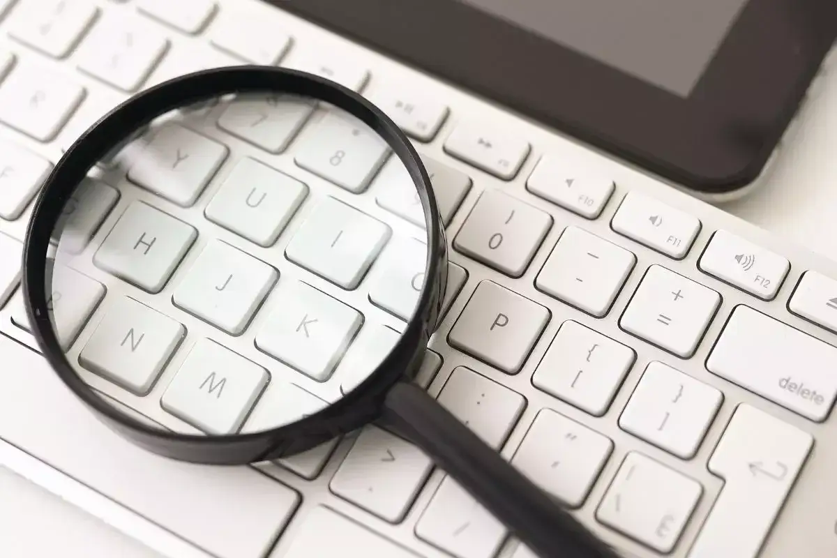 Jak powiększyć ekran na komputerze? Proste sposoby i triki