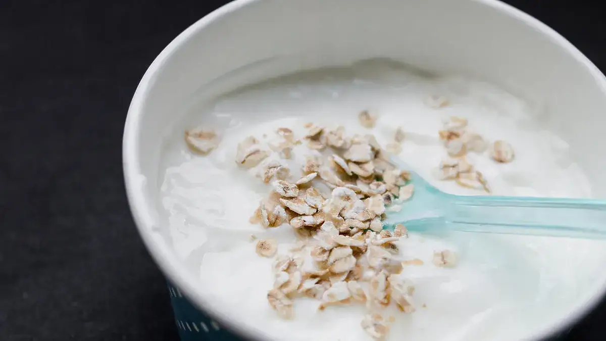 Jak zrobić wegański jogurt w domu - prosty przepis na pyszny smak