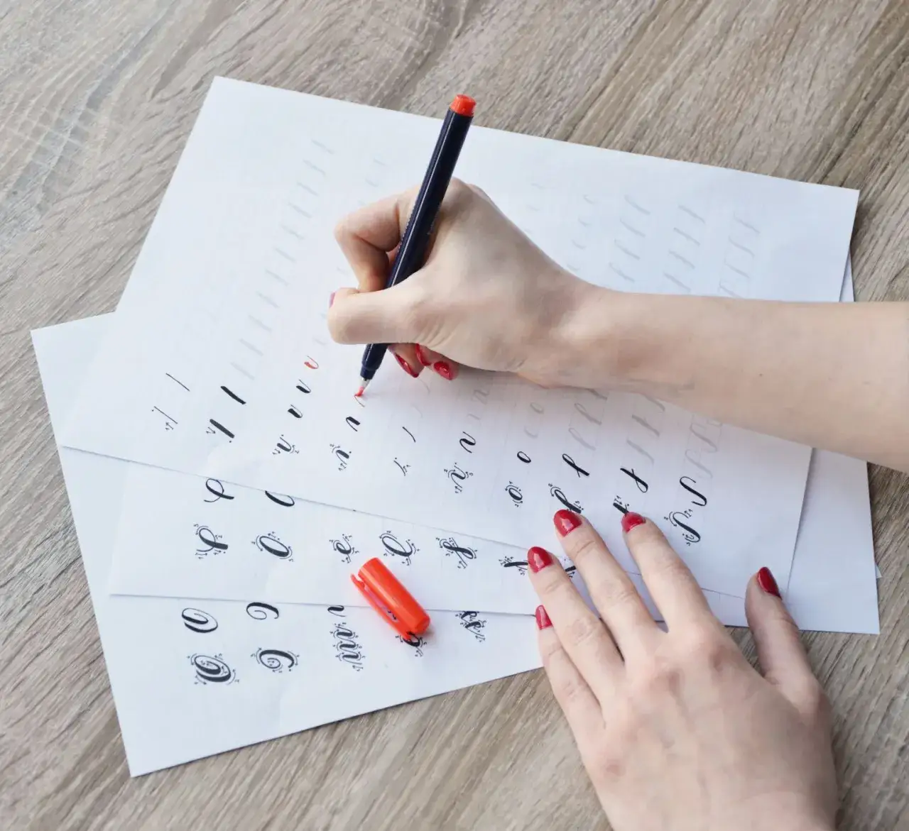 Jak ładnie pisać w zeszycie, aby poprawić swoje pismo i styl