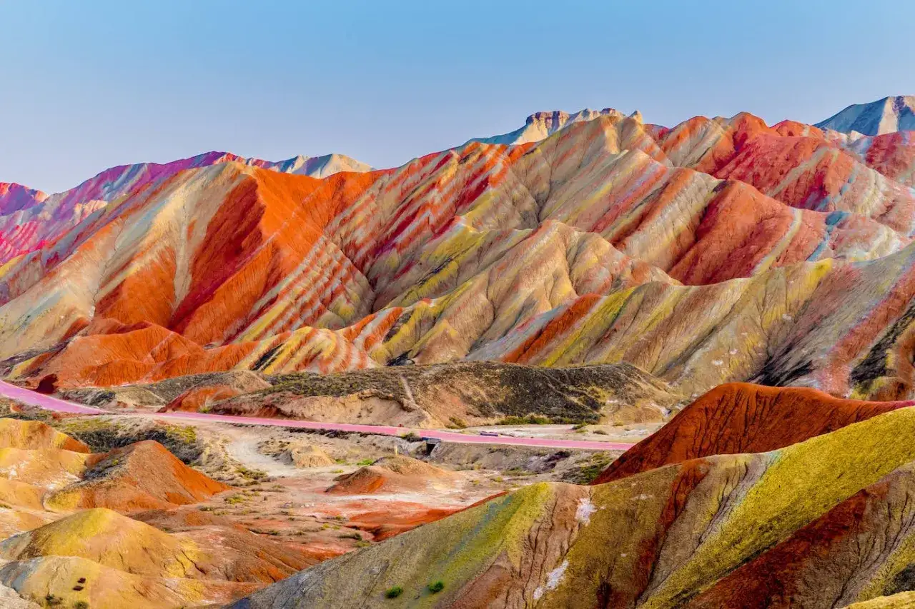 Colores de las montañas: maravillas geológicas que te sorprenderán