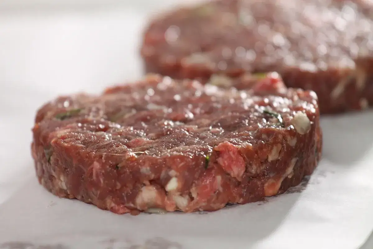 Mięso do burgera: Jak zrobić idealny, soczysty kotlet?