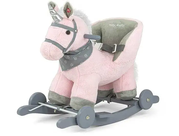 Co kupić rocznej dziewczynce pod choinkę? Najlepsze pomysły na prezenty