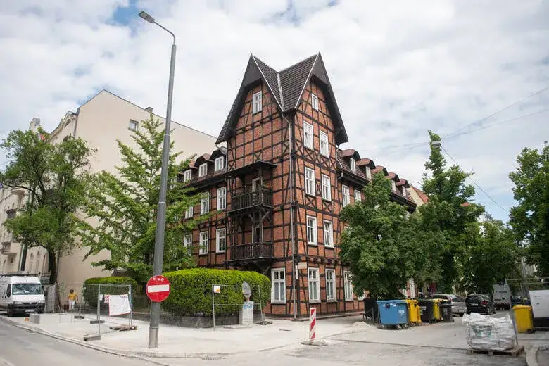 Pod kogo podlega spółdzielnia mieszkaniowa? Poznaj kluczowe przepisy