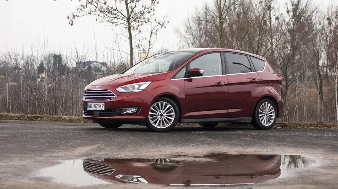 Ford C-Max: pojemność baku - ile litrów? Sprawdź!