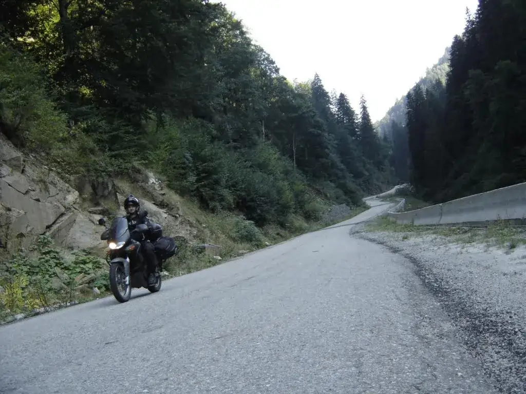 Ile oleju do silnika aprilia pegaso 650? Uniknij problemów z silnikiem