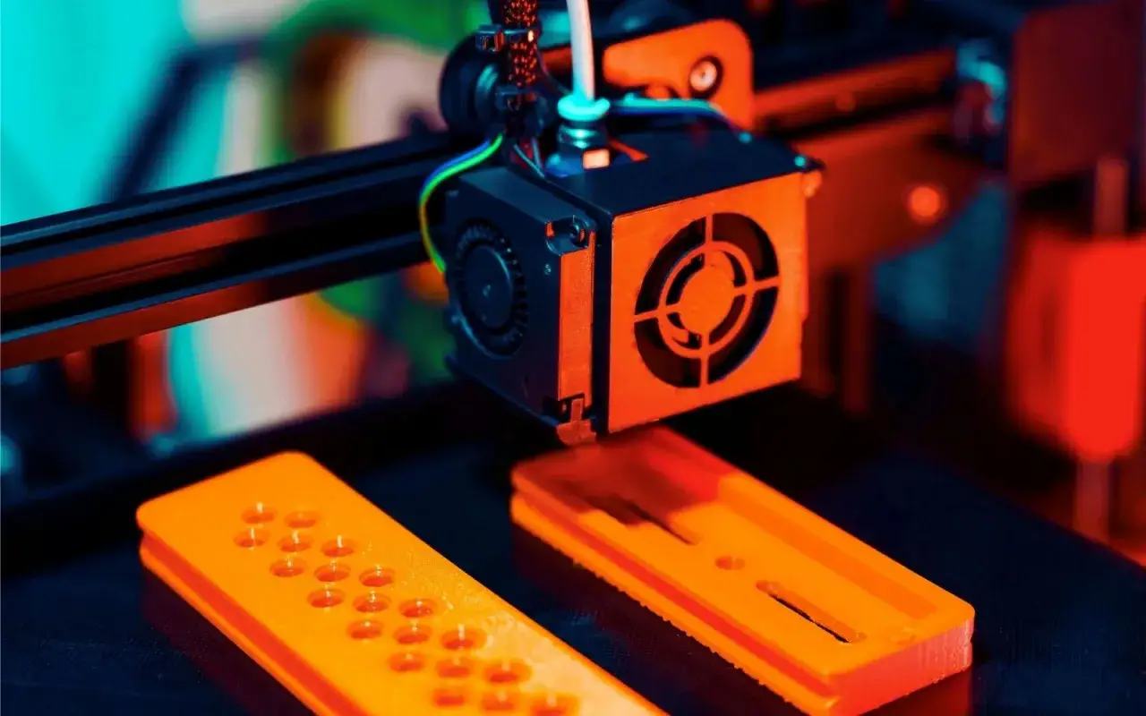 Drukarka 3D: Pomysły na dom, hobby i zarobek. Odkryj potencjał!