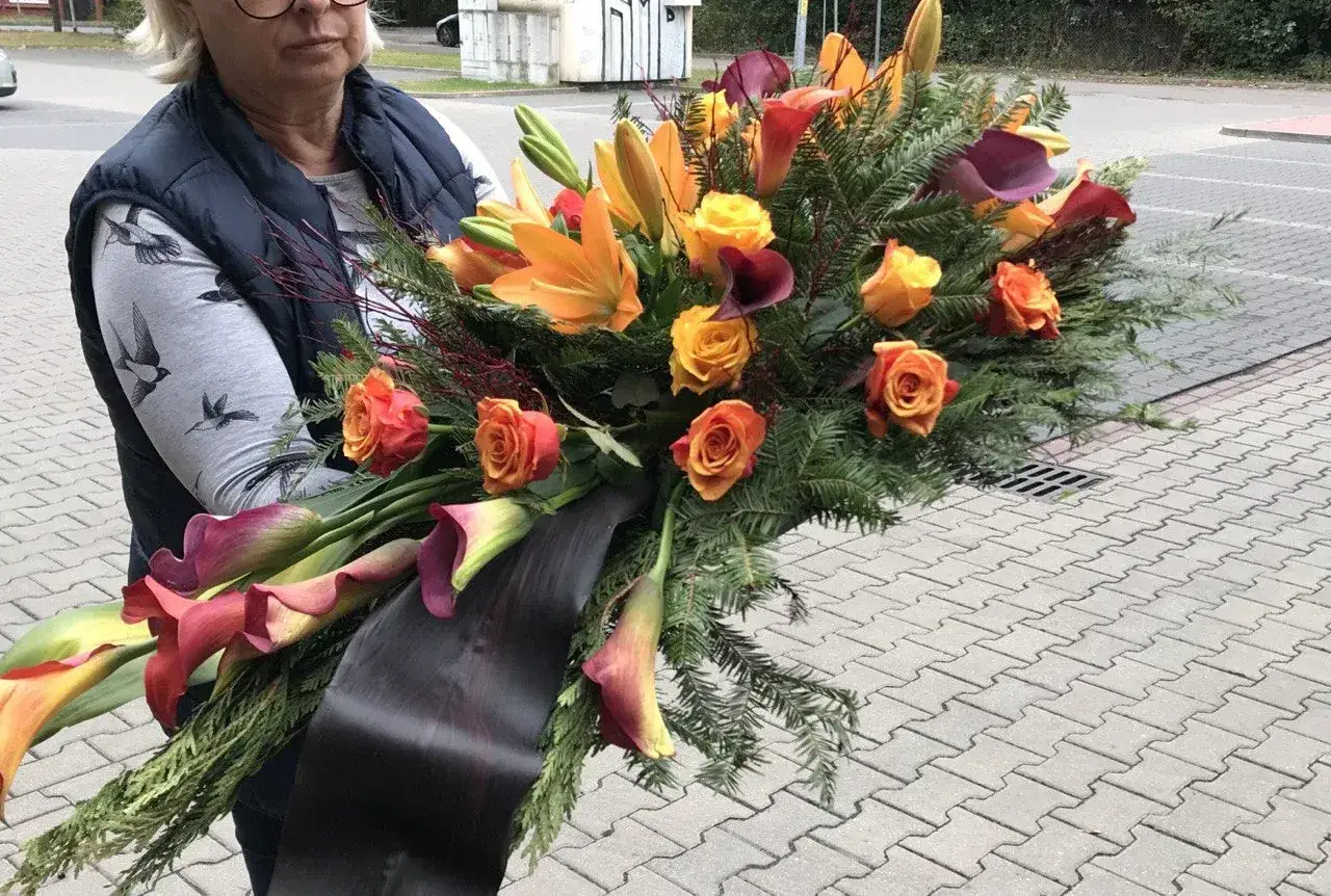 Co zamiast wieńca pogrzebowego? Wybierz trwałą pamięć