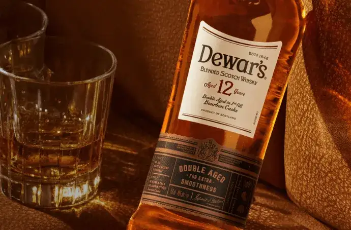 Gdzie kupić whisky 200 ml? Sprawdź najlepsze miejsca i oferty