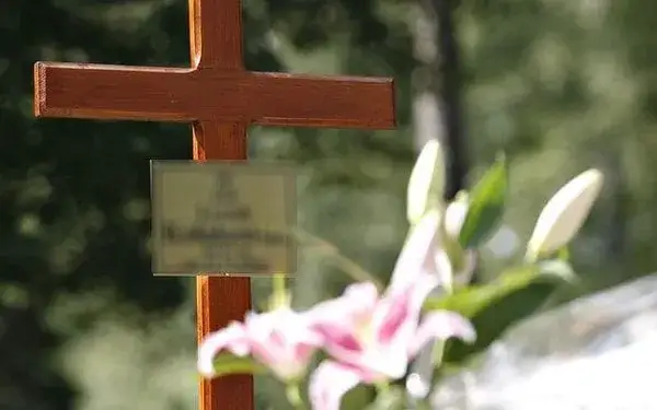 Kto ponosi koszty pogrzebu? Poznaj swoje prawa i obowiązki