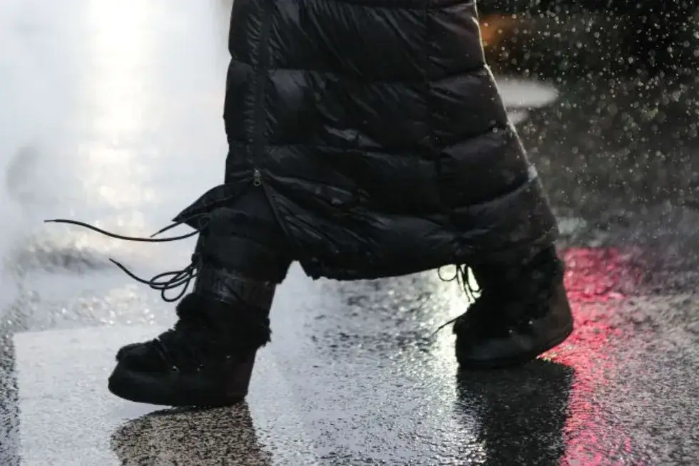 Moon Booty: Jak nosić te ikoniczne śniegowce i wyglądać modnie?