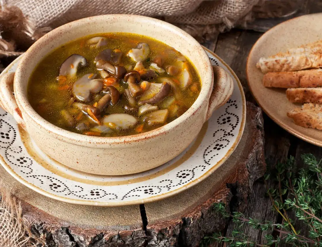 Ile gotować zupę grzybową, aby uzyskać idealny smak i aromat