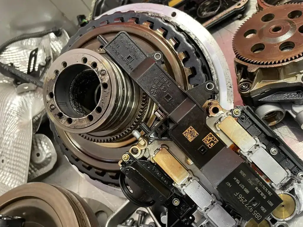 Budowa skrzyni automatycznej - pompa oleju, uszkodzony sterownik i objawy