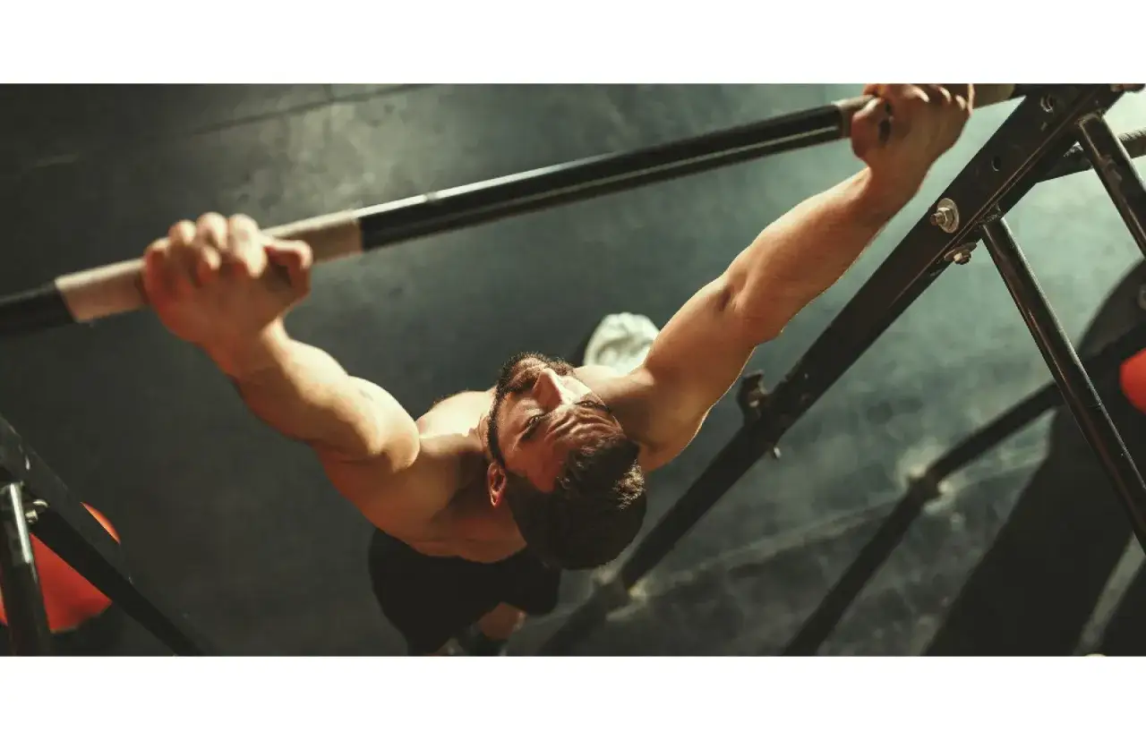 CrossFit: Co to znaczy? Poznaj zasady i efekty, które zaskakują!