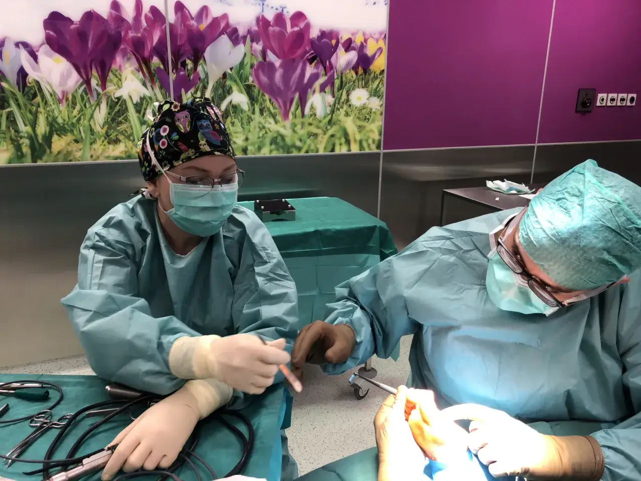 Ile kosztuje operacja haluksów? NFZ, prywatnie, ukryte koszty