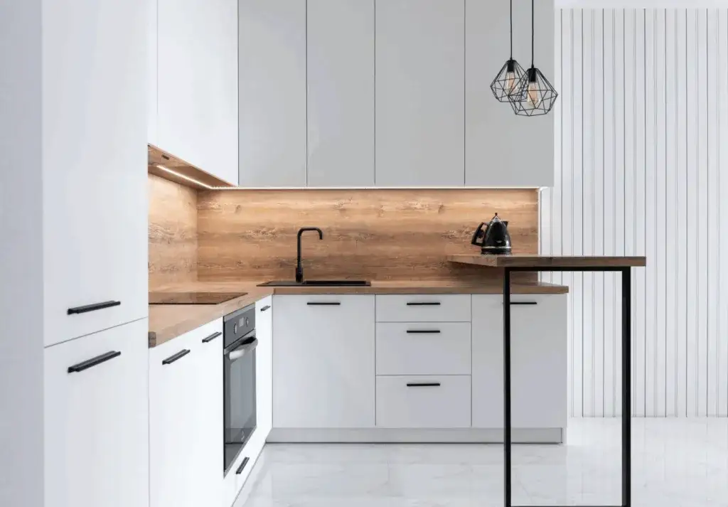 Jak uszczelnić blat kuchenny przy ścianie, aby uniknąć wilgoci i pleśni