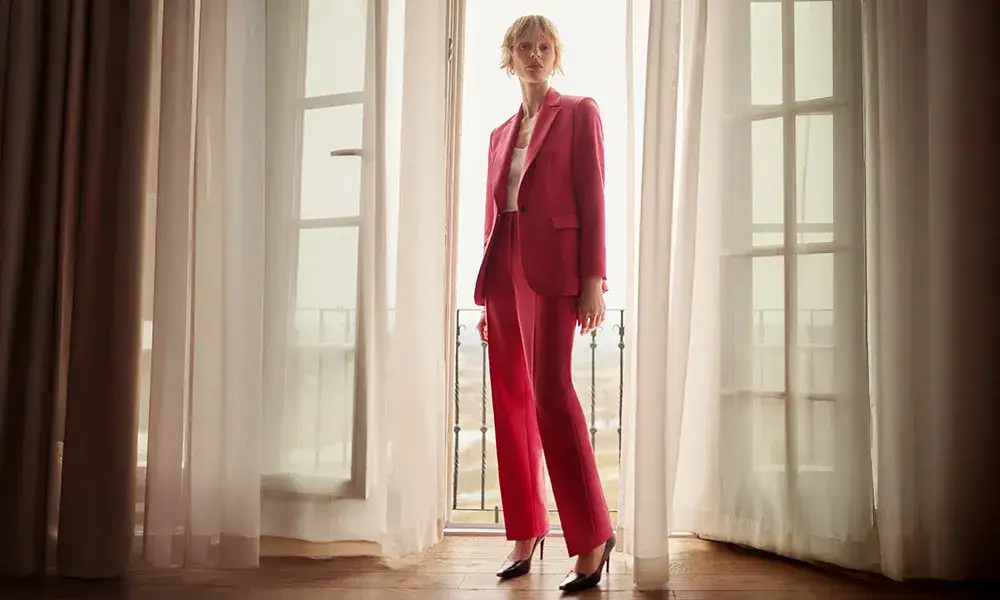 Stylizacje na wesele: Bluzka i spodnie zamiast nudnej sukienki