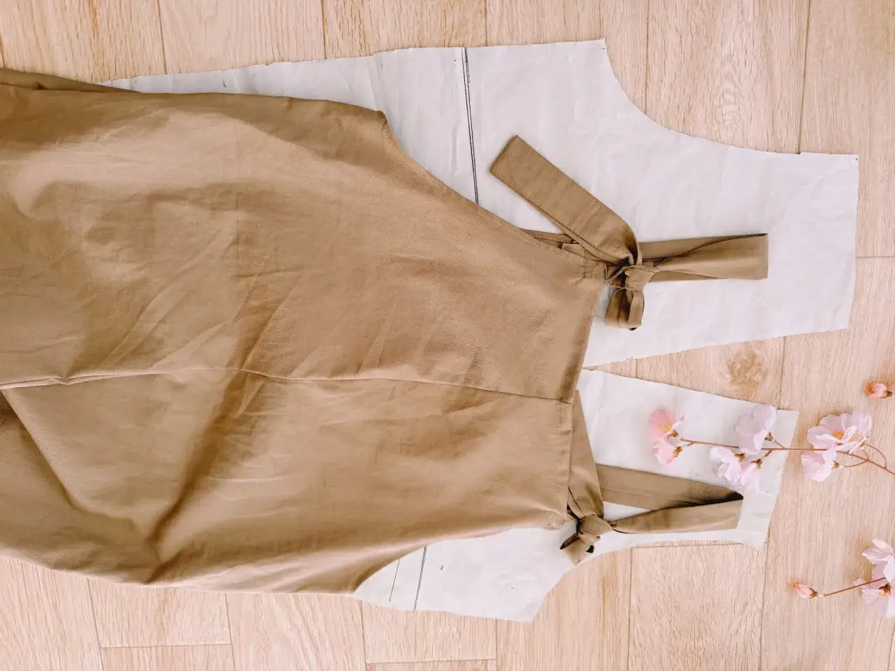 Jak uszyć kombinezon damski? Krok po kroku do idealnego fasonu.