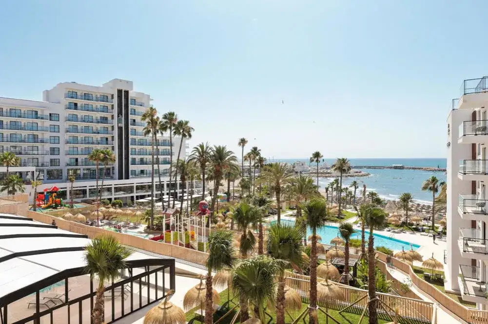 Hotel Best Triton Benalmádena: ¿Tu escapada ideal en la Costa del Sol?