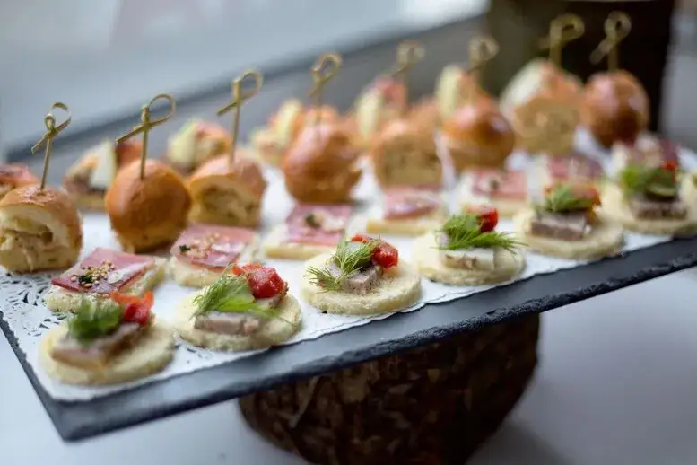 Pomysły na przystawki przed obiadem, które zachwycą Twoich gości