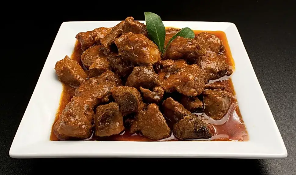 Ile gotować wołowinę na gulasz? Sekrety idealnej miękkości