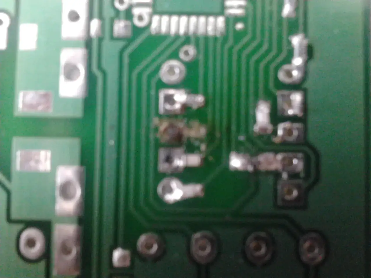 Jak naprawić ścieżkę na płytce drukowanej - skuteczne metody naprawy