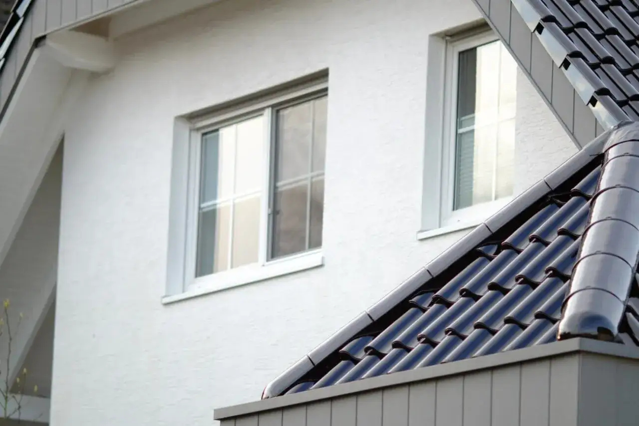 Czy gruntować elewację przed zimą? Kluczowe kroki i porady