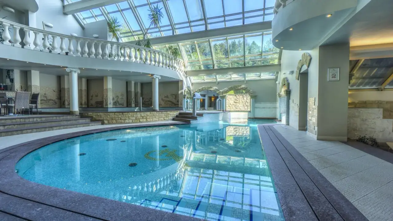 Basen, Spa, Jacuzzi: Jak wybrać idealny relaks dla siebie?