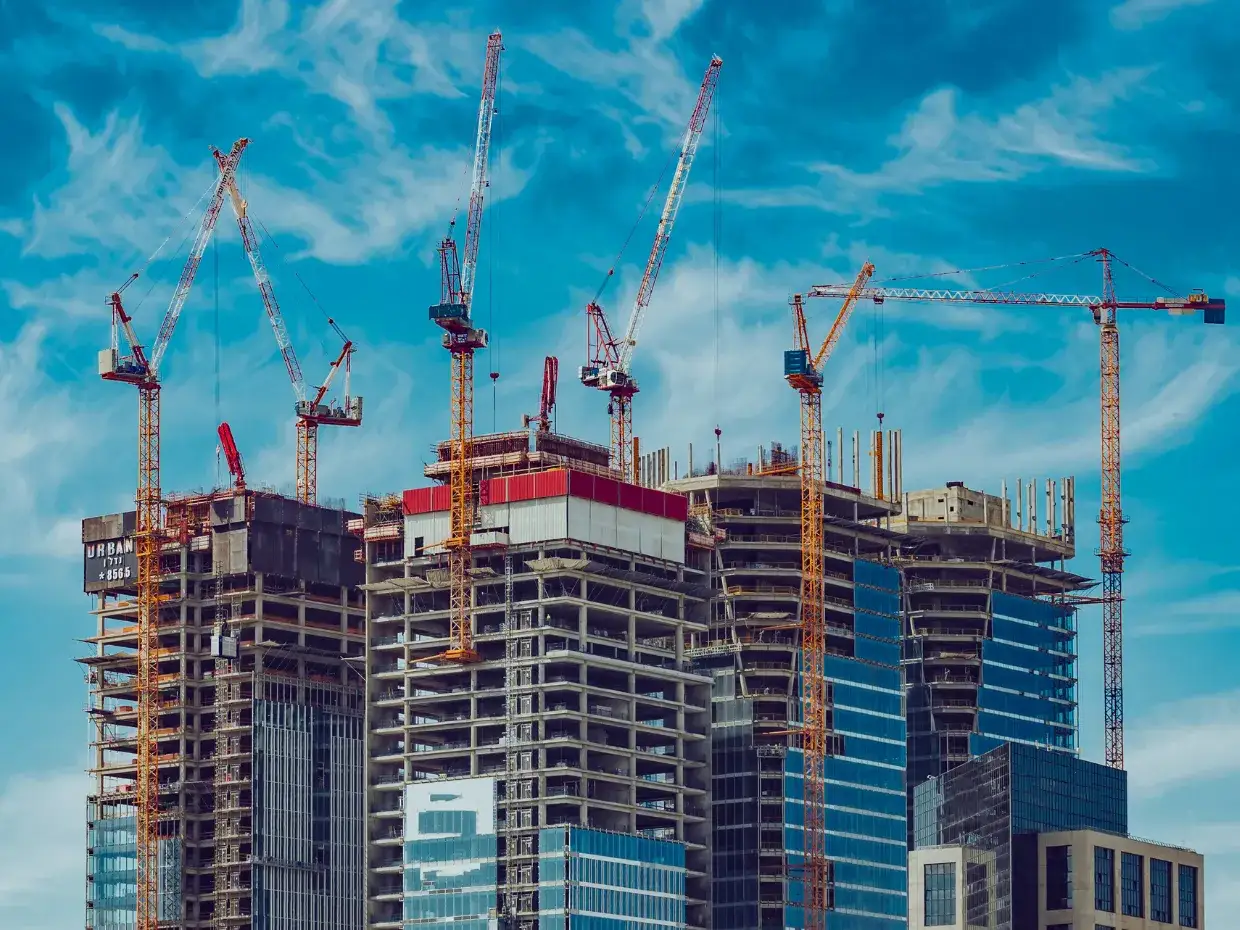 Co to jest budynek mieszkalny? Kluczowe cechy i definicje