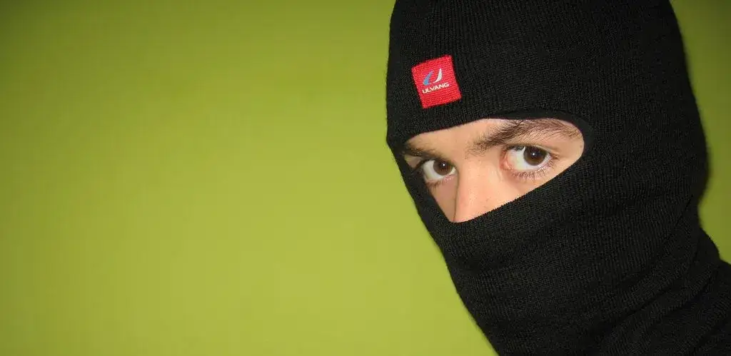 Kominiarka motocyklowa: Jak wybrać idealną na każdą porę roku?