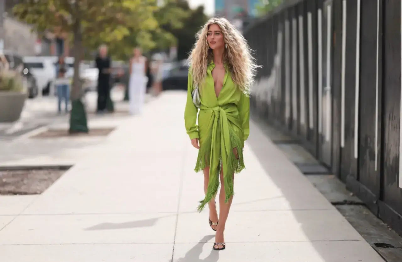 Jakie buty wybrać do ciemnozielonej sukienki, aby zachwycić?