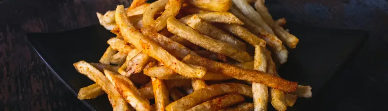 Jak zrobić frytki w frytkownicy, aby były chrupiące i smaczne