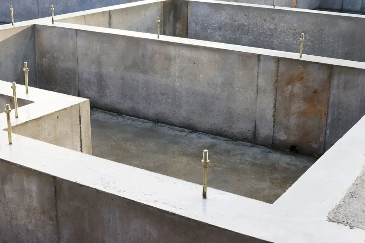 Izolacja pionowa fundamentów - klucz do ochrony przed wilgocią