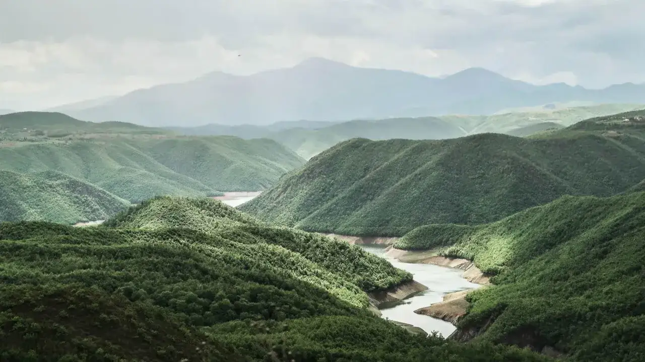 Najlepsza trasa do Albanii - uniknij problemów w podróży i ciesz się widokami