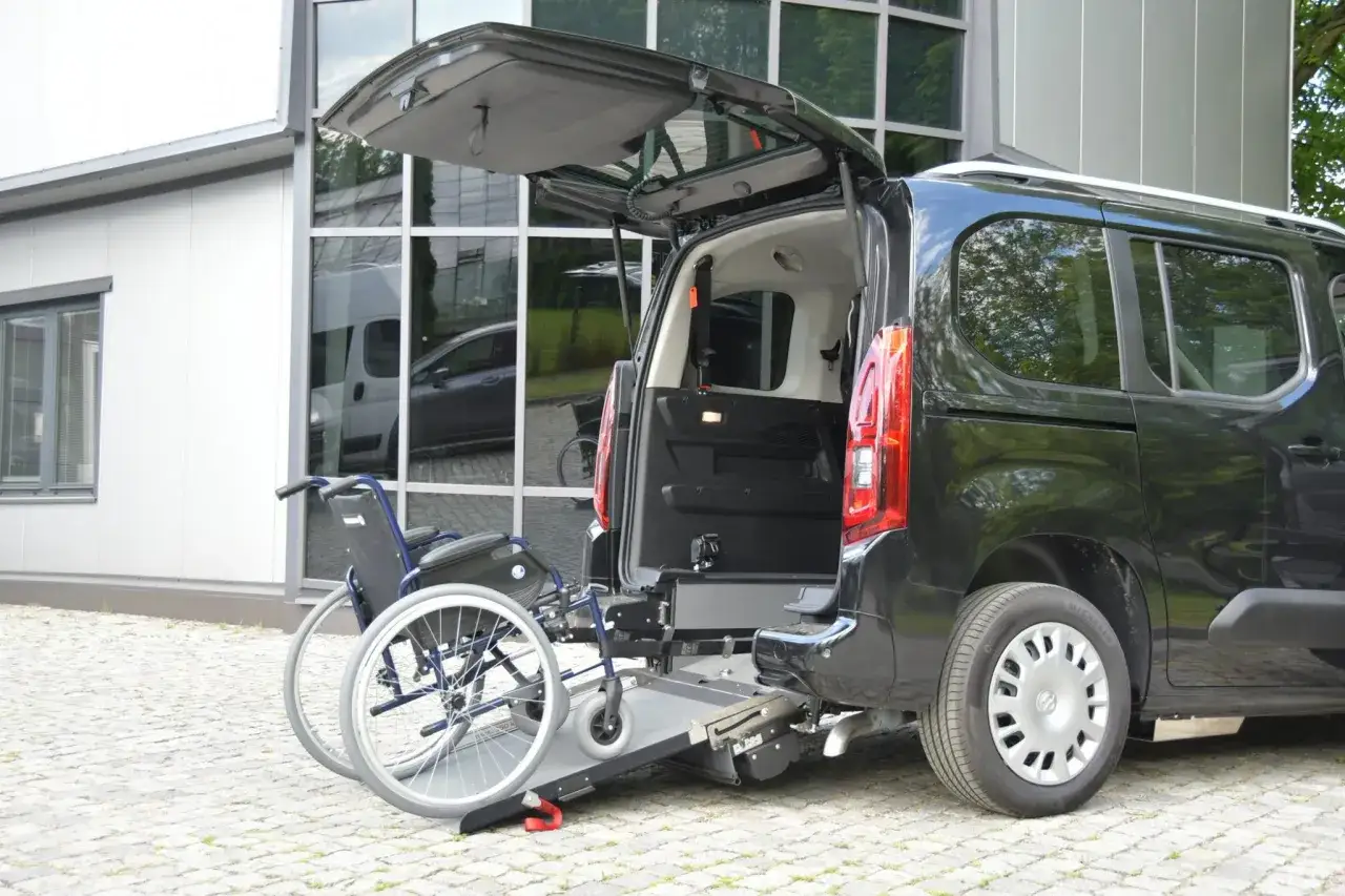 Stwórz maksymalnie klikalny nagłówek SEO z frazami: Bezpieczeństwo, przestrzeń, wygodne samochody