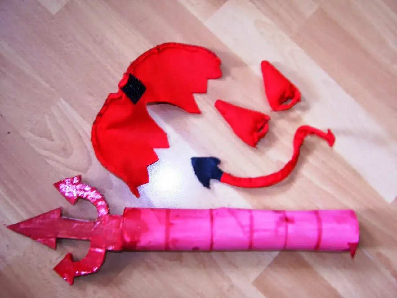 Jak zrobić strój diabła - proste kroki do efektownego kostiumu