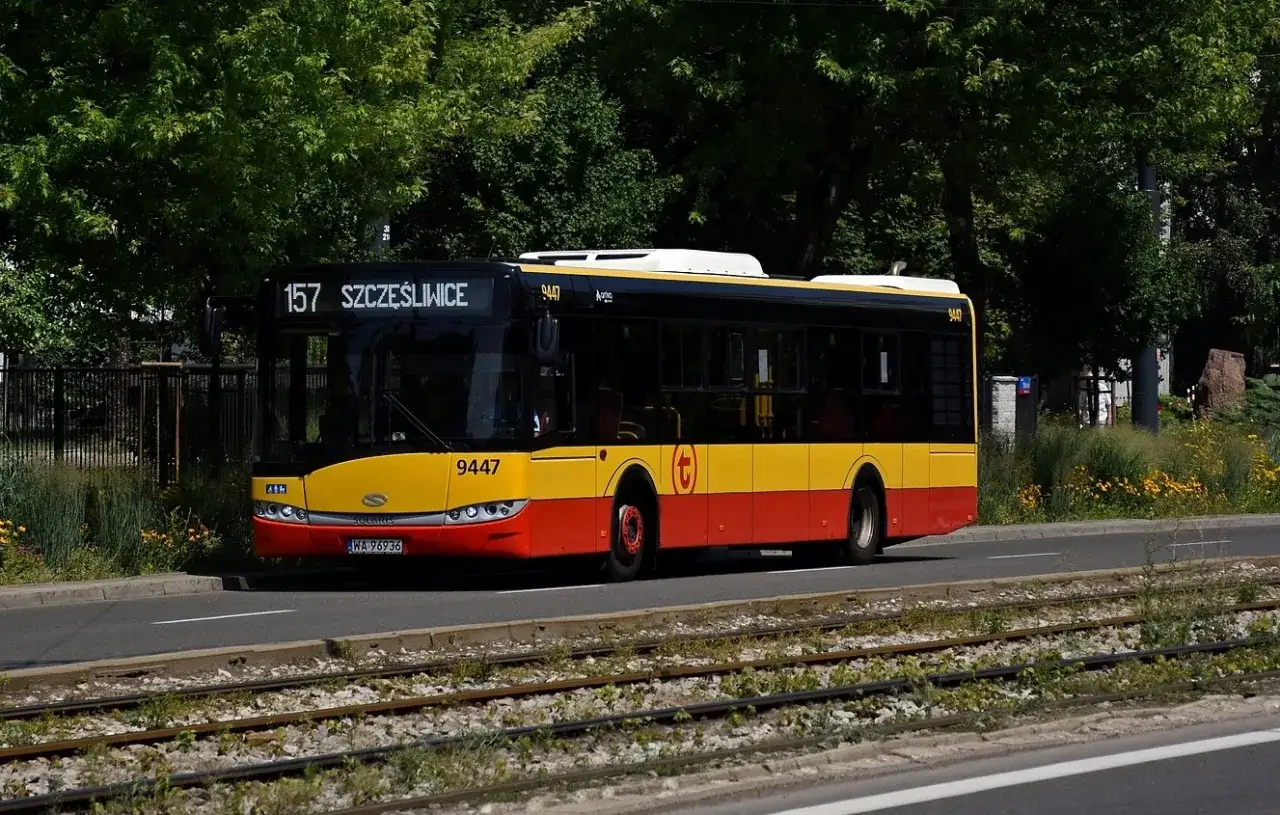 157 Warszawa: Rozkład jazdy, trasa Uniknij opóźnień!