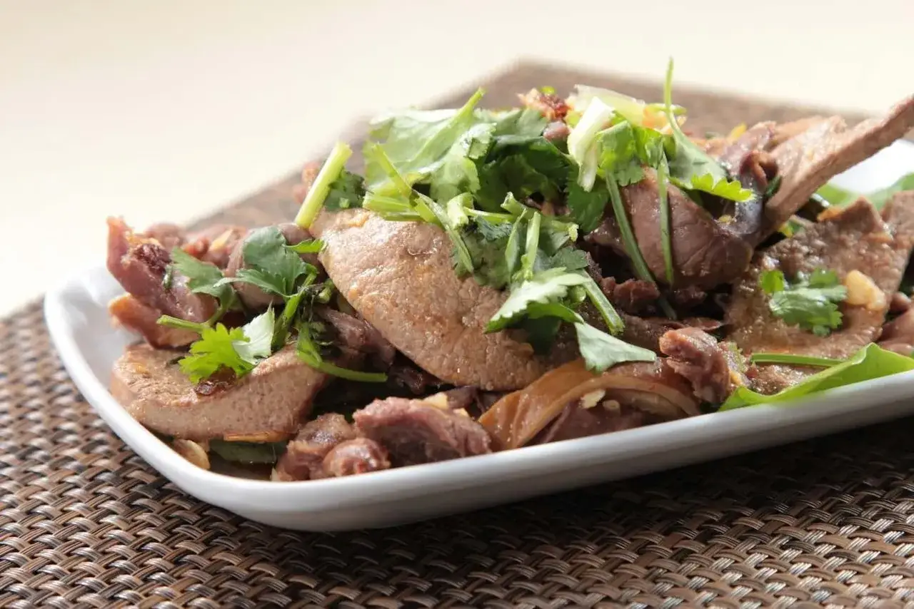 Jak oczyścić żołądki drobiowe? Sekret smaku i miękkości