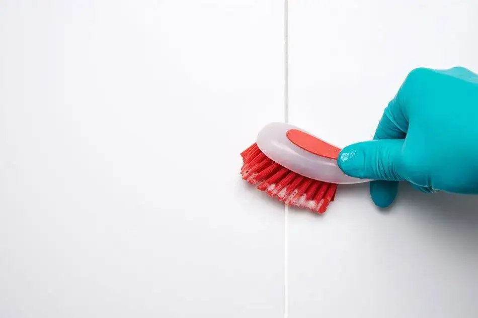 Usuwanie unigruntu z paneli: Krok po kroku, bez ryzyka uszkodzeń