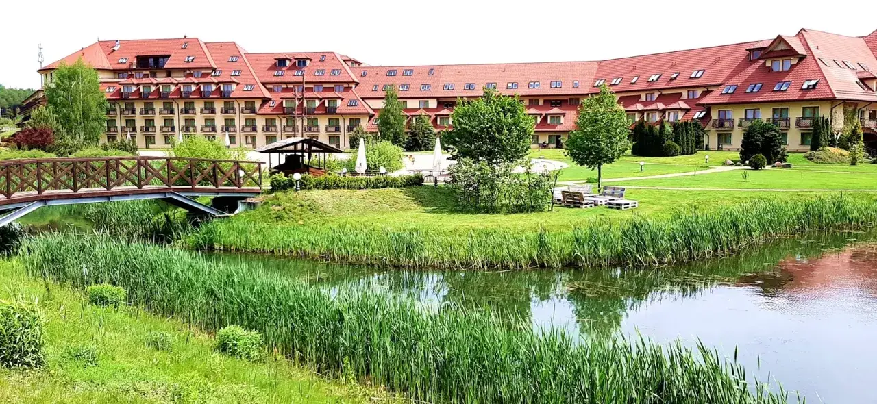 Hotel Ossa ile pokoi - poznaj szczegóły i wybierz idealny nocleg