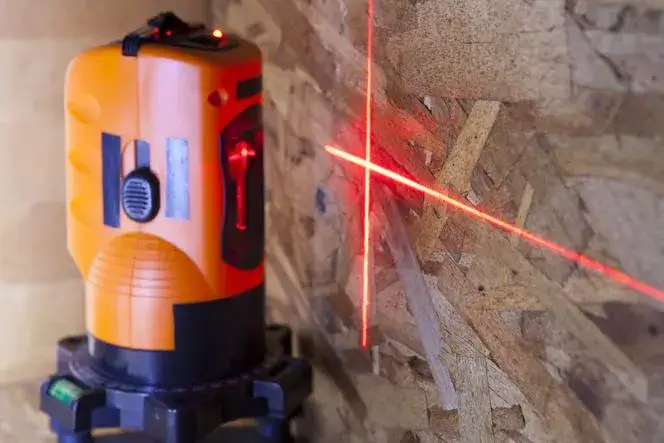 Jaką poziomicę laserową wybrać? Najlepsze modele i porady