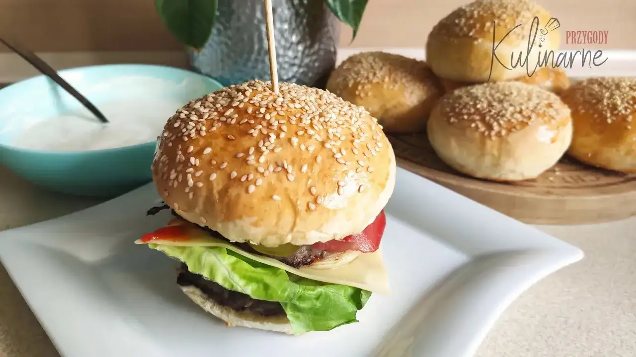 Jak podpiec bułki do hamburgerów, aby były idealnie chrupiące?