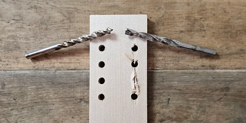 Jak zrobić otwór w drewnie bez wiertarki? Domowe sposoby