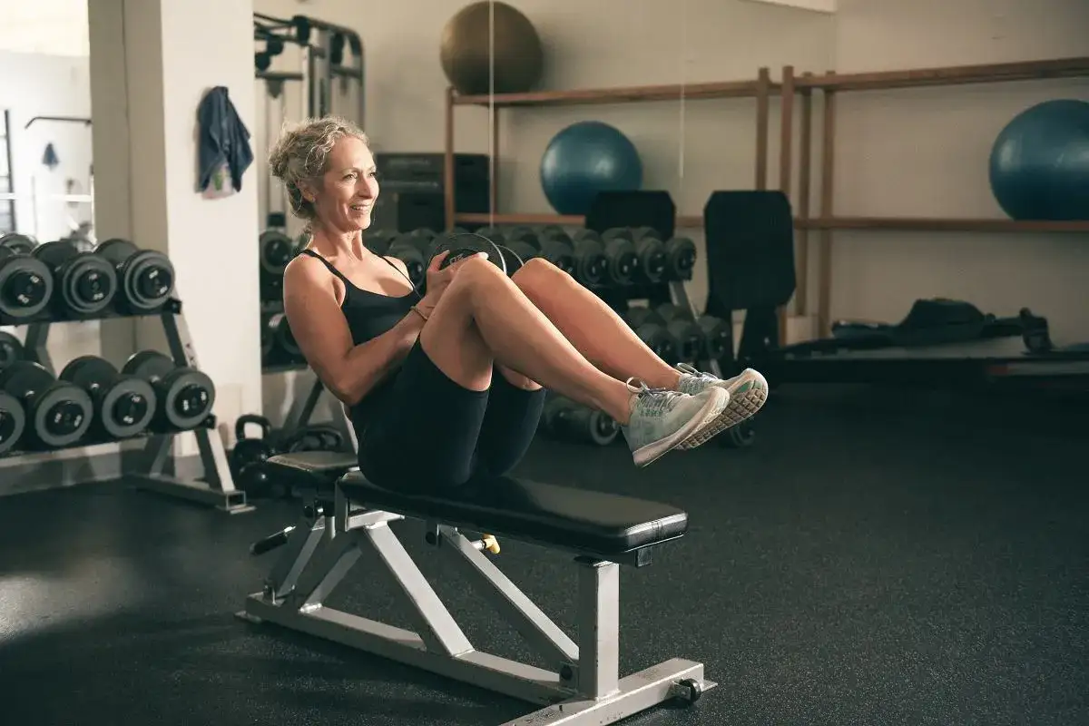 Siłownia dla początkujących kobiet: Jak zacząć bez stresu i z efektem?