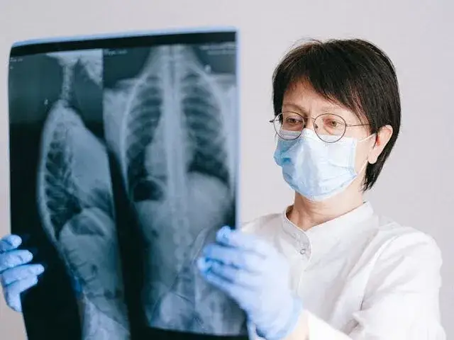 Rehabilitacja NFZ Wrocław: Znajdź termin "na cito" i omiń kolejki!