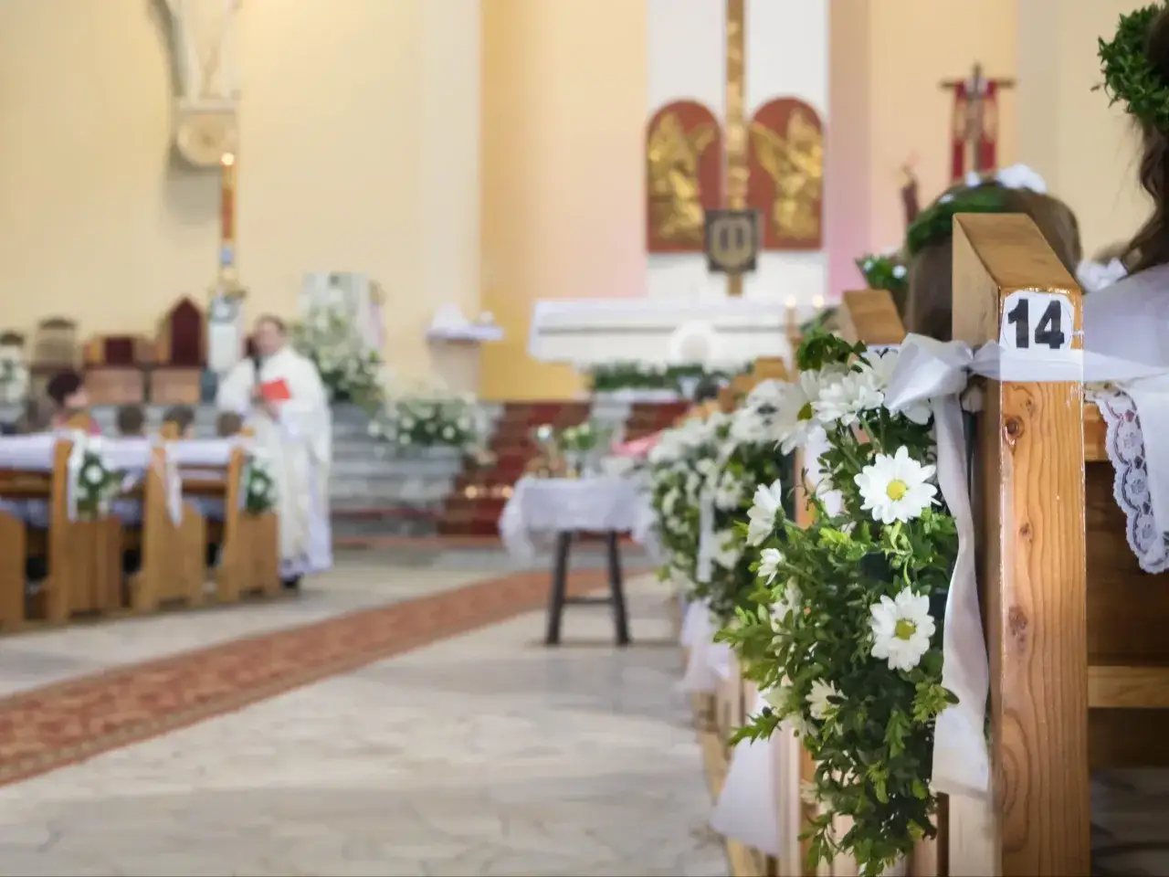 Ile kosztuje komunia 2025? Sprawdź koszty i zaplanuj budżet