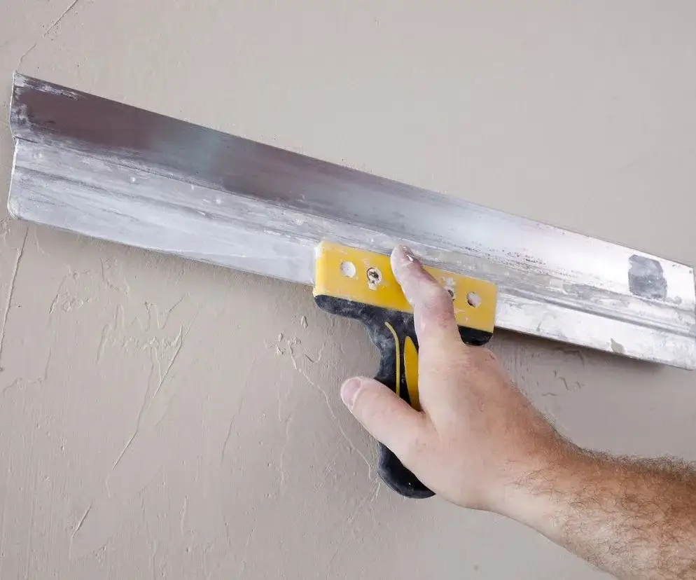 Jaka gładź na tynk gipsowy - uniknij błędów przy wyborze gładzi