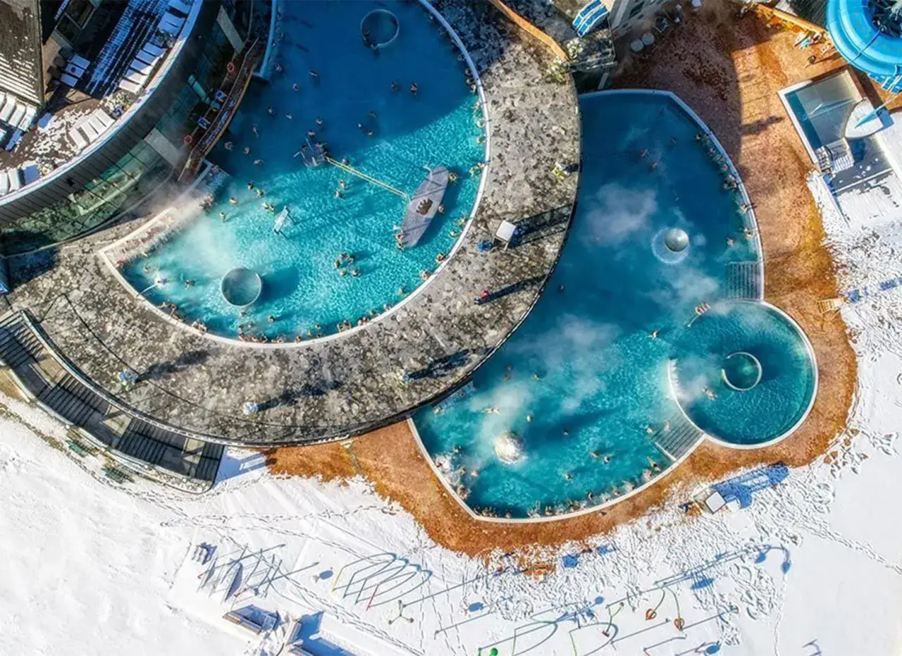 Gdzie na termy w zimie? Odkryj najlepsze miejsca na relaks i zdrowie