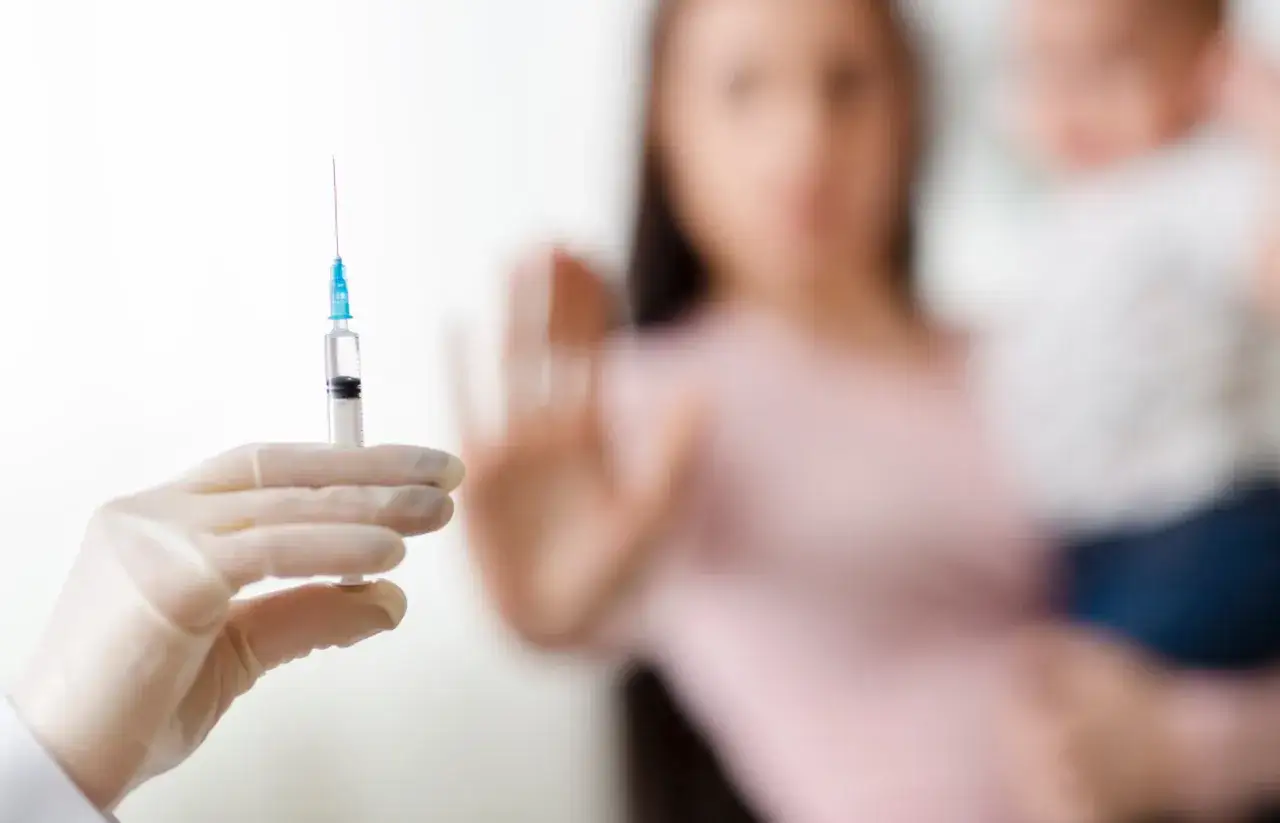 Grzywna za brak szczepień: jak legalnie uniknąć kary? Poradnik.